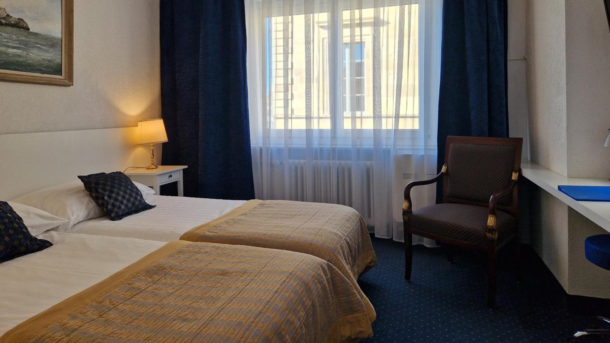 Touring au Lac Neuchâtel Chambre photo