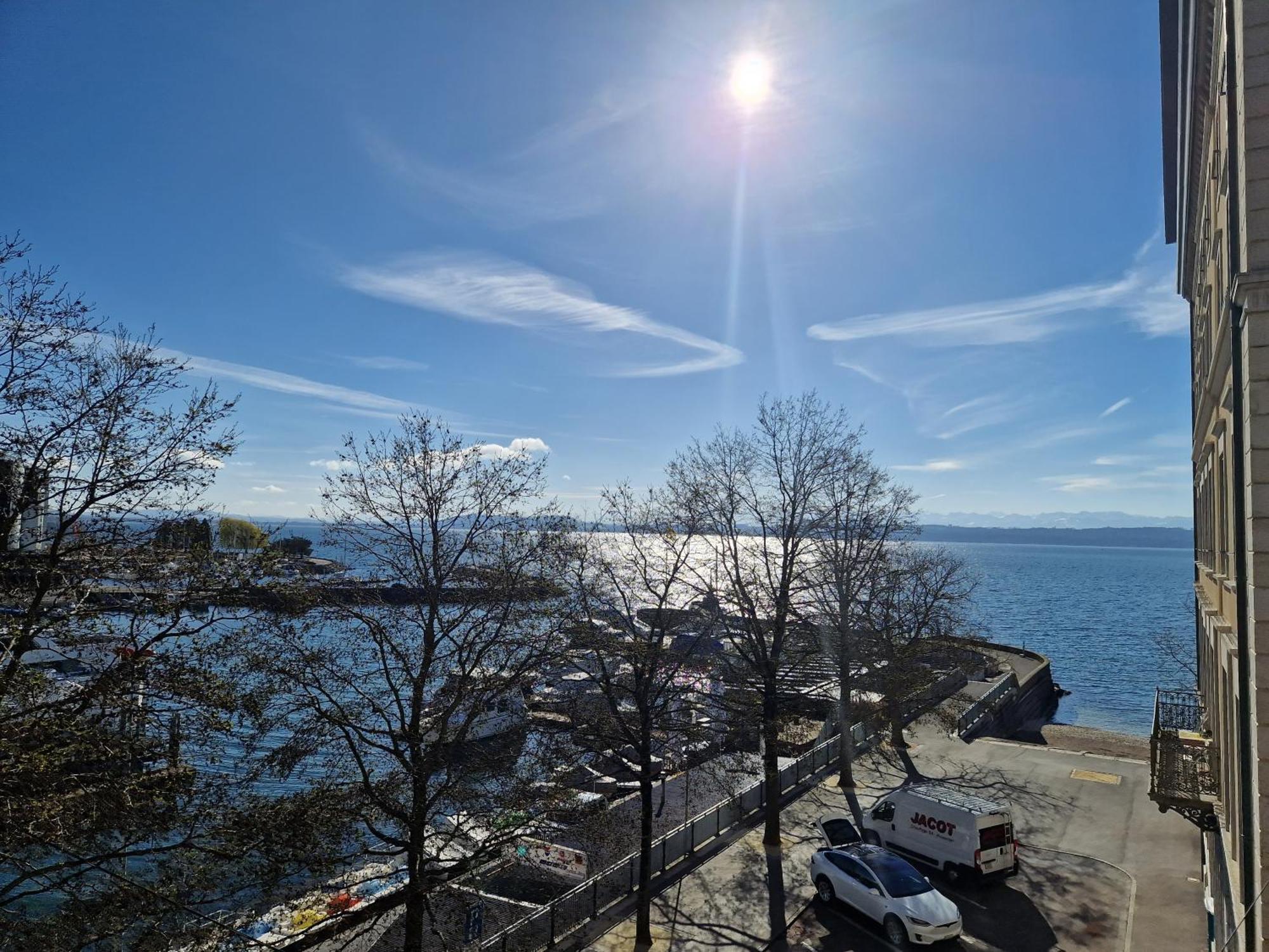 Touring au Lac Neuchâtel Chambre photo