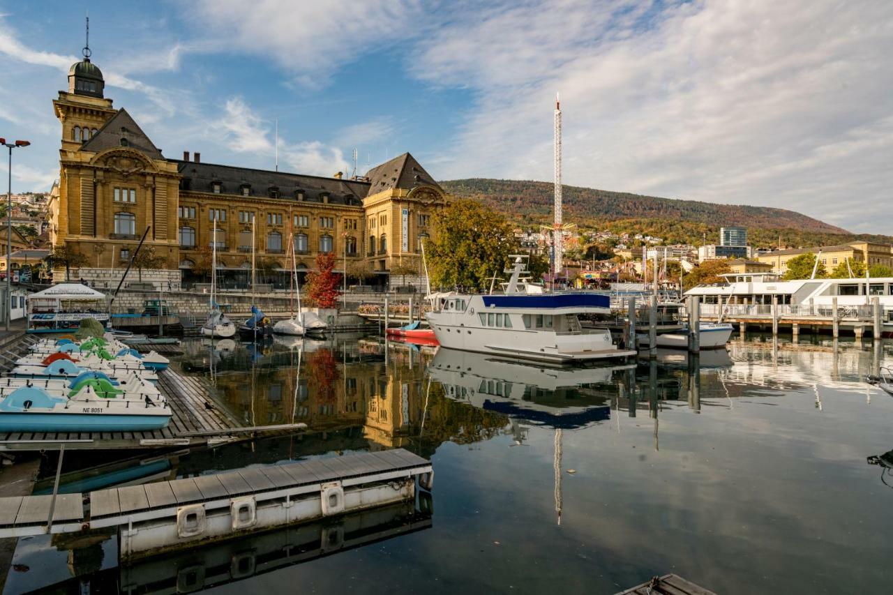 Touring au Lac Neuchâtel Extérieur photo